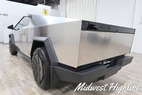 Used 2025 Tesla Cybertruck AWD Crew Cab image 17