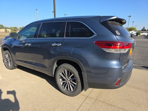 Used 2017 Toyota Highlander XLE image 5