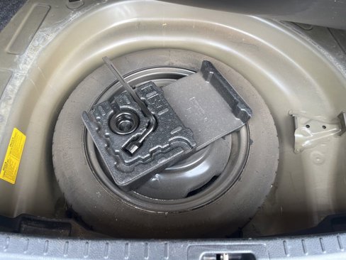 Used 2015 Toyota Corolla LE image 24