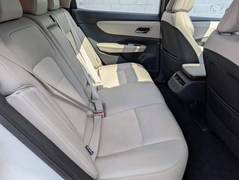 Used 2024 Nissan Ariya AWD image 9