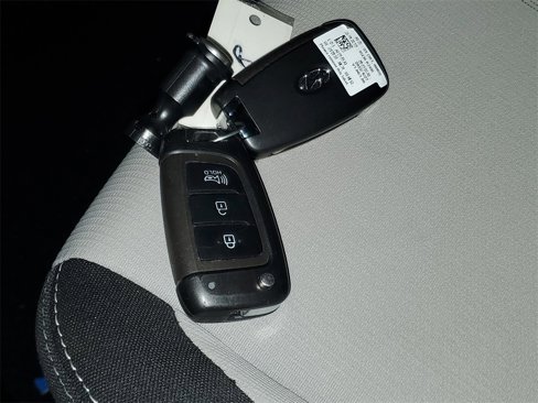 Certified 2022 Hyundai Venue SEL image 26