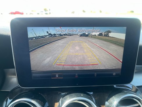 Used 2018 Mercedes-Benz GLC 300 4MATIC w/ Multimedia Package image 18