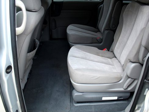 Used 2012 Kia Sedona LX image 16