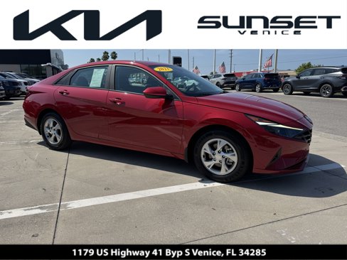 Used 2023 Hyundai Elantra SE image 1