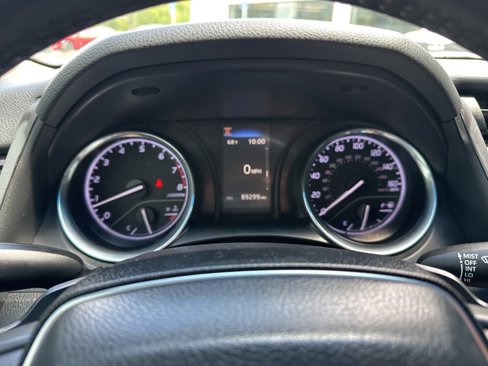 Used 2019 Toyota Camry SE image 34