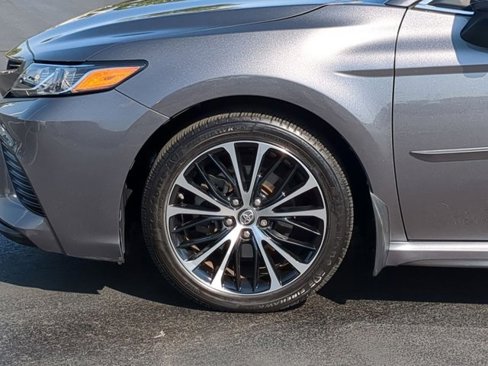 Certified 2019 Toyota Camry SE image 11