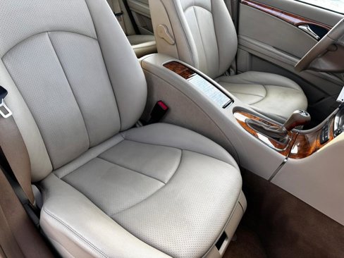 Used 2009 Mercedes-Benz E 350 4MATIC Sedan image 27