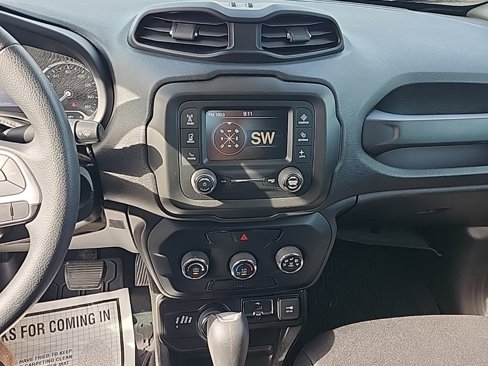 Used 2020 Jeep Renegade Sport image 29