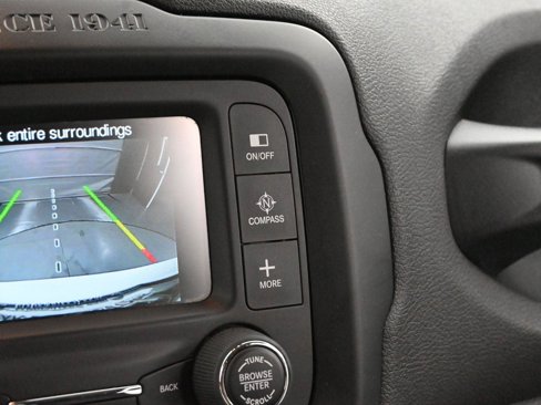 Used 2016 Jeep Renegade Latitude w/ Cold Weather Group image 21