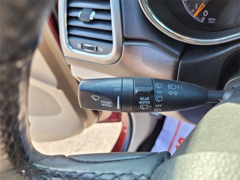 Used 2018 Jeep Grand Cherokee Laredo image 29