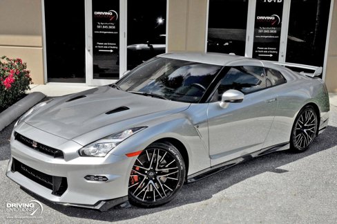 Used 2024 Nissan GT-R Premium w/ Floor Mat Package image 35