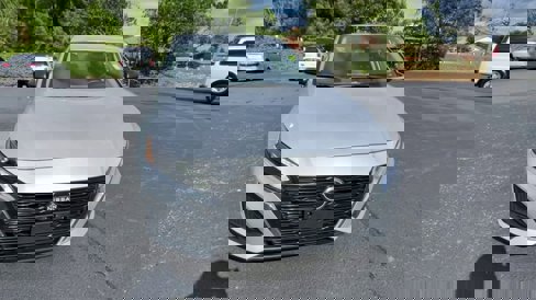 Used 2024 Nissan Altima 2.5 SV image 3