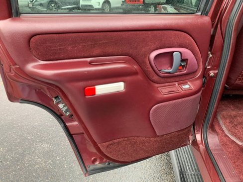 Used 1998 GMC Yukon 4WD 4-Door w/ Marketing Opt Pkg 5 image 14
