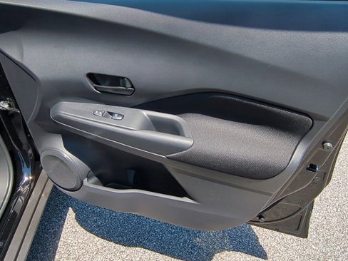 New 2025 Nissan Kicks Play S image 34