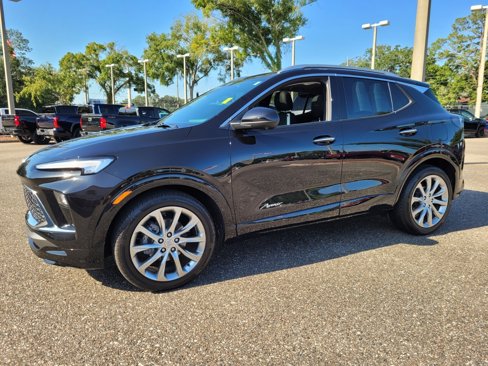 Used 2024 Buick Encore GX Avenir w/ Avenir Technology Package image 2
