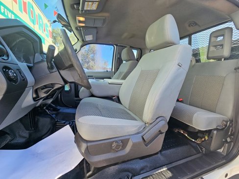 Used 2014 Ford F550 4x4 SuperCab Super Duty image 15