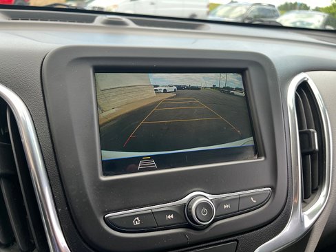 Used 2019 Chevrolet Equinox LS image 30