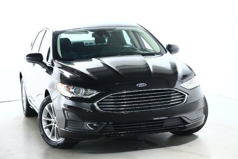 Used 2020 Ford Fusion SE image 2