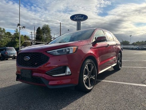 Used 2021 Ford Edge ST image 3