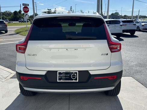 Certified 2024 Volvo XC40 B5 Plus image 4