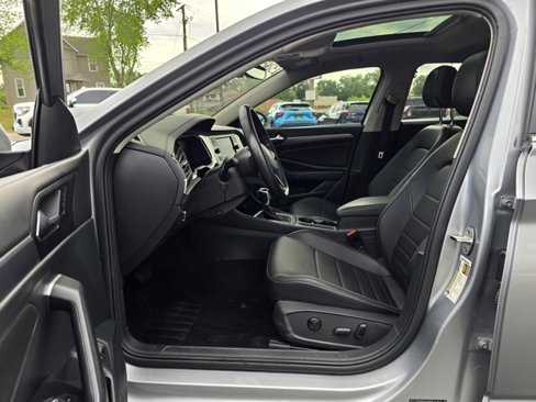 Used 2023 Volkswagen Jetta SE image 11