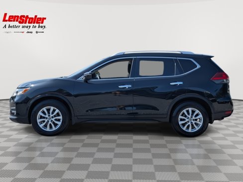 Used 2018 Nissan Rogue SV image 2