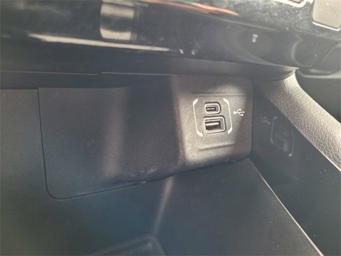 Used 2023 Jeep Compass Limited image 21