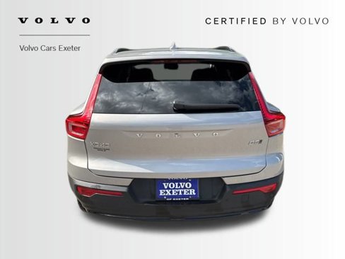 Certified 2025 Volvo XC40 B5 Plus image 22
