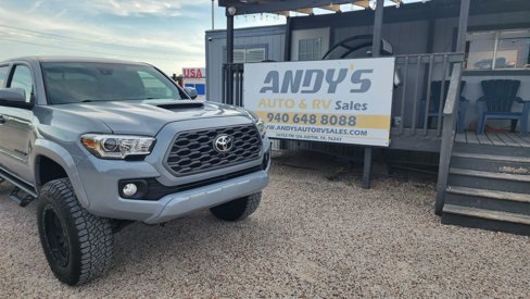 Used 2021 Toyota Tacoma TRD Sport image 2
