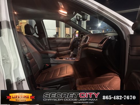 Used 2021 Jeep Grand Cherokee Freedom Edition image 14