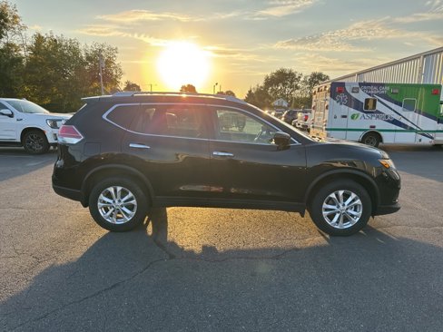 Used 2016 Nissan Rogue SV w/ SV Premium Package image 5