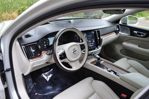 Used 2020 Volvo V60 T5 Cross Country w/ Protection Package Premier image 18