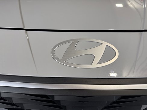 Used 2025 Hyundai Elantra SE image 14