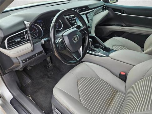Used 2020 Toyota Camry SE image 9