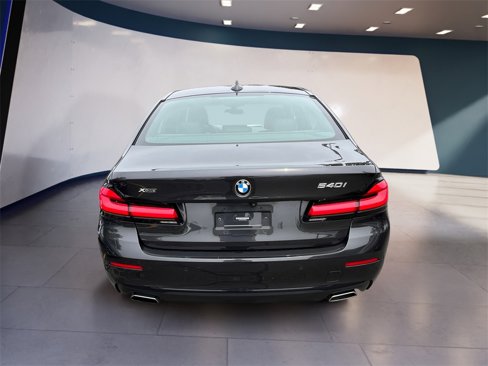 Used 2021 BMW 540i xDrive w/ Premium Package image 4