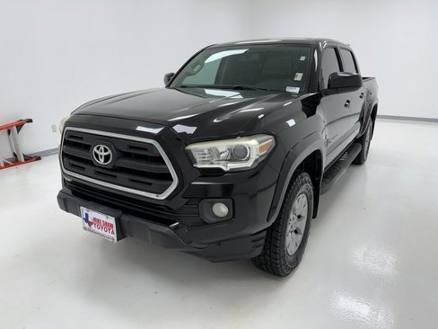 Used 2017 Toyota Tacoma SR5 image 4