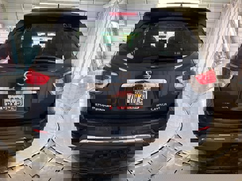 Used 2013 Nissan Pathfinder Platinum image 5