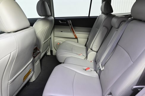 Used 2013 Toyota Highlander Limited image 21