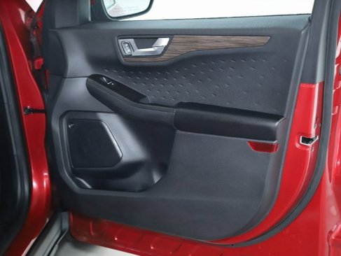 Used 2020 Ford Escape Titanium w/ Titanium Premium Package 2.0 image 34