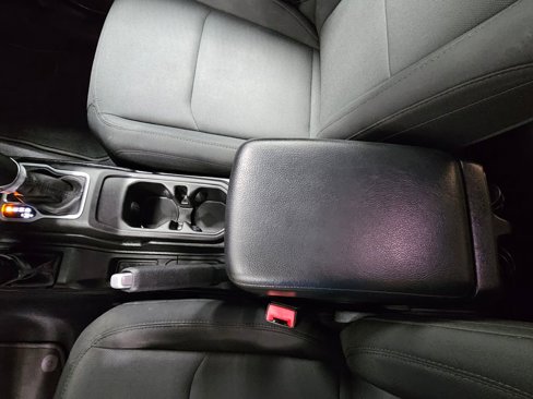 Used 2018 Jeep Wrangler Unlimited Sport image 19