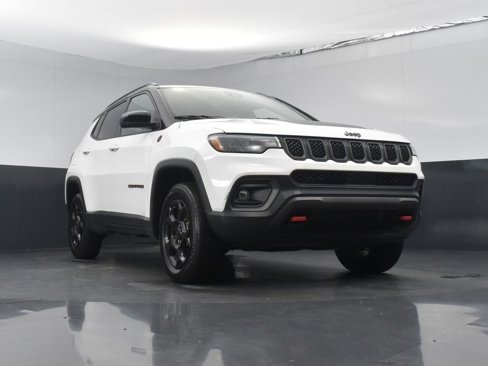 Used 2023 Jeep Compass Trailhawk image 21