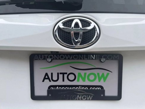 Used 2018 Toyota RAV4 LE image 6