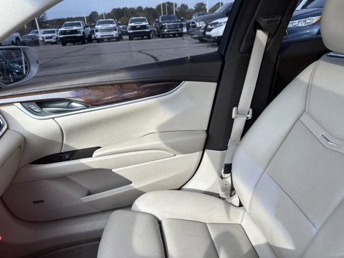 Used 2013 Cadillac XTS Premium image 33