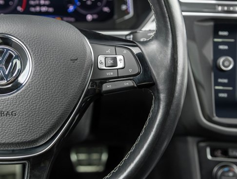 Used 2019 Volkswagen Tiguan SEL Premium R-Line image 16
