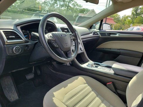 Used 2017 Ford Fusion S image 19