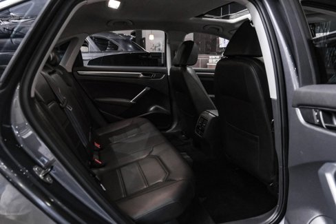 Used 2017 Volkswagen Passat 1.8T SE w/ SE Lighting Package image 33