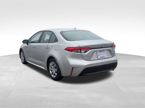 Certified 2025 Toyota Corolla LE image 8