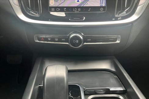 Certified 2025 Volvo S60 B5 Core image 40