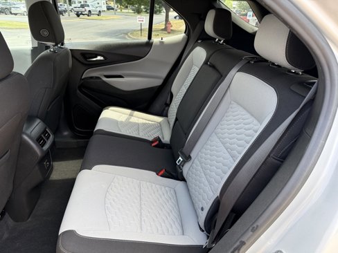Used 2021 Chevrolet Equinox LS w/ LS Convenience Package image 17