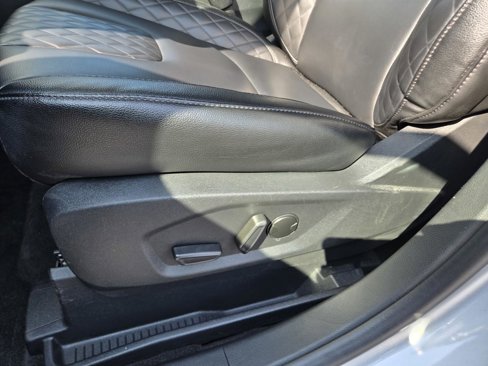 Used 2024 Ford Edge Titanium image 25
